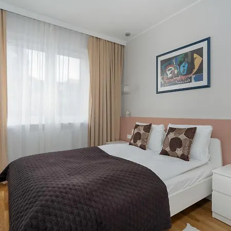 Trendy Polna In By Renters شقة