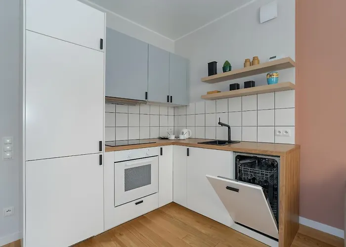 Trendy Polna In By Renters * بوزنان